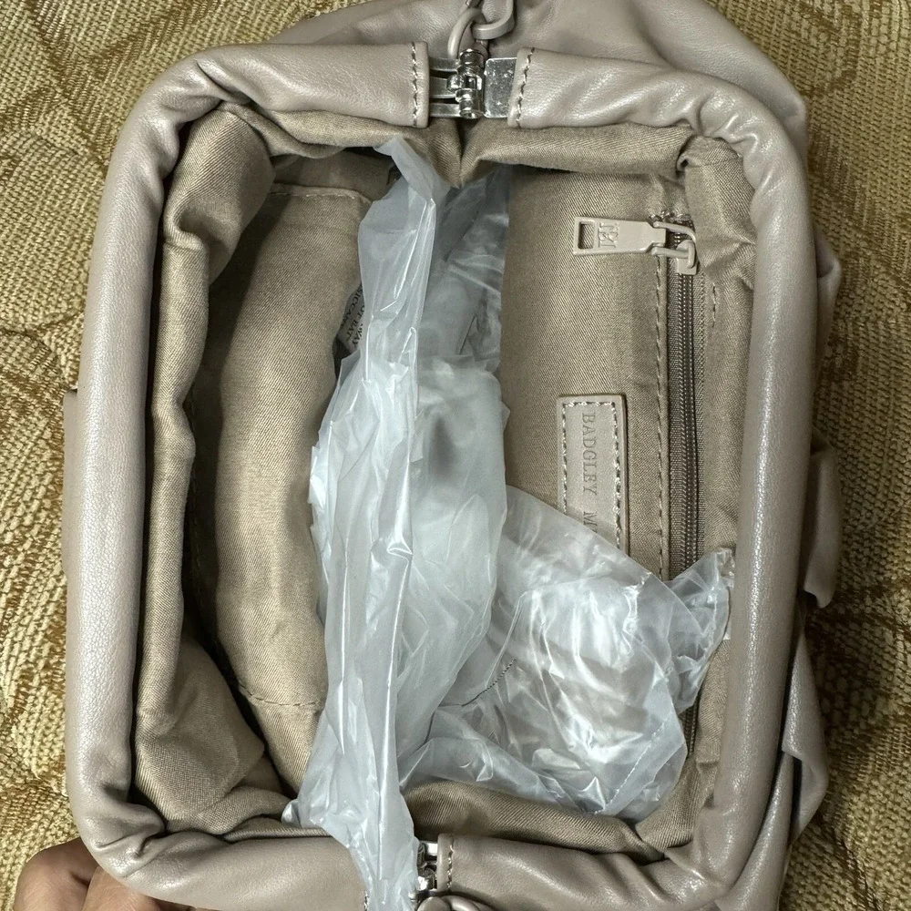 Badgley Mischka‎ NWT Handbag ~ Wrapped Frame Clutch~ Chain Strap~ Taupe Purse
